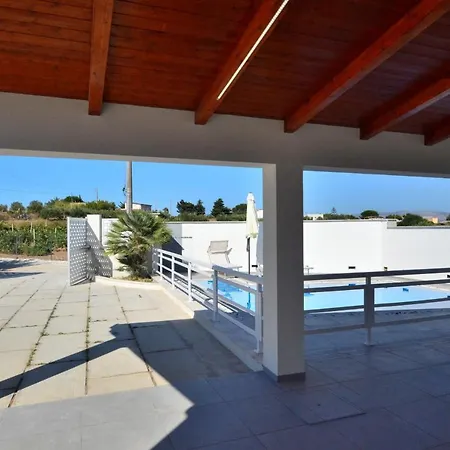Bianca E Arancio Villa