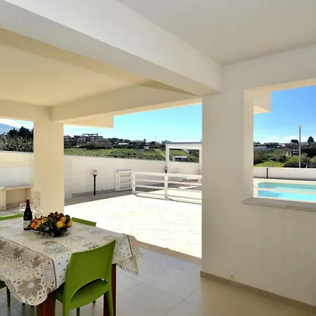 Bianca E Arancio Villa