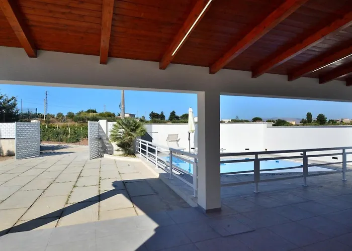 Bianca E Arancio Villa